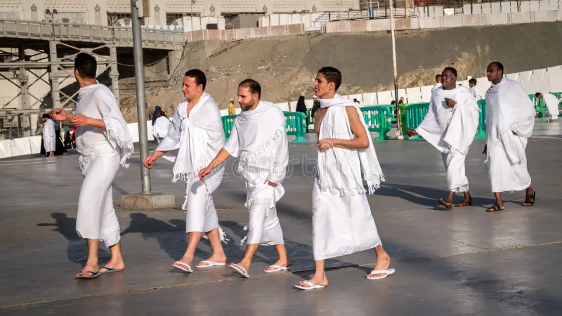 Pilgrims performing Umrah with premium 14 Days Umrah Package from Pakistan by Travels Scope.